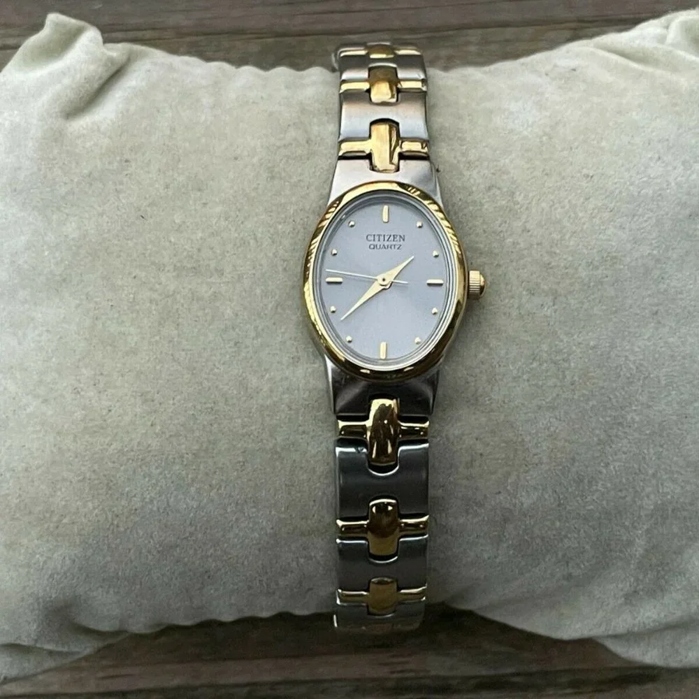 Citizen Quartz Ladies Watch Double Tone Goldlight Gunmetal Tone Analog Wrist Wa - Picture 3 of 12